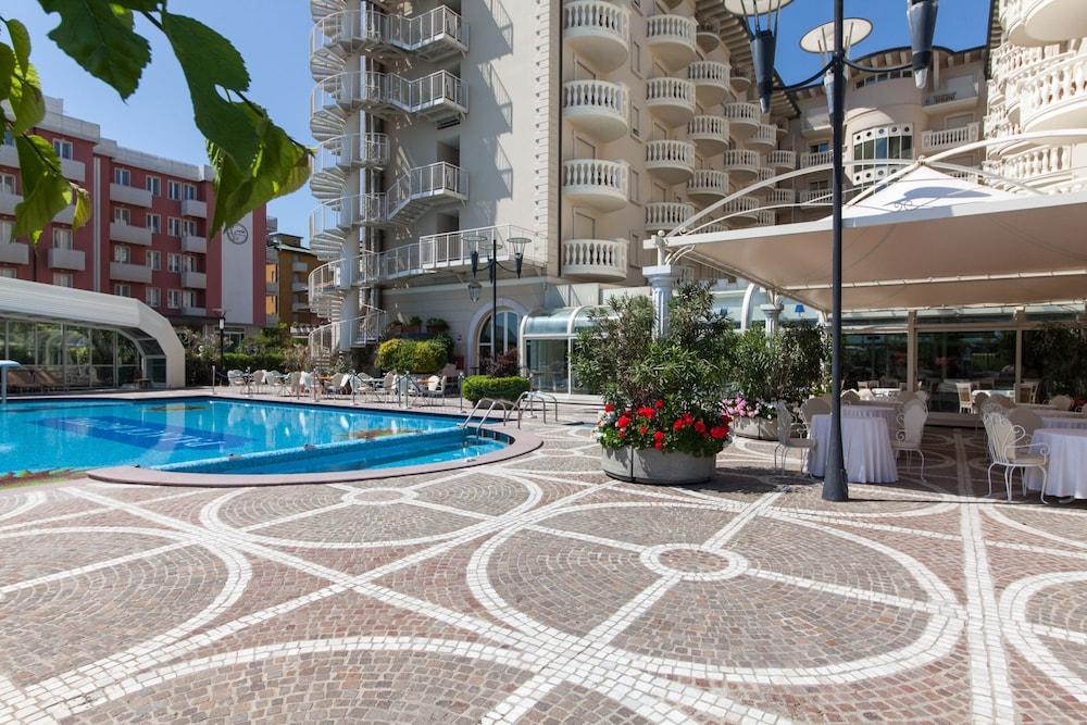 Palace Hotel ميلانو ماريتيما المظهر الخارجي الصورة