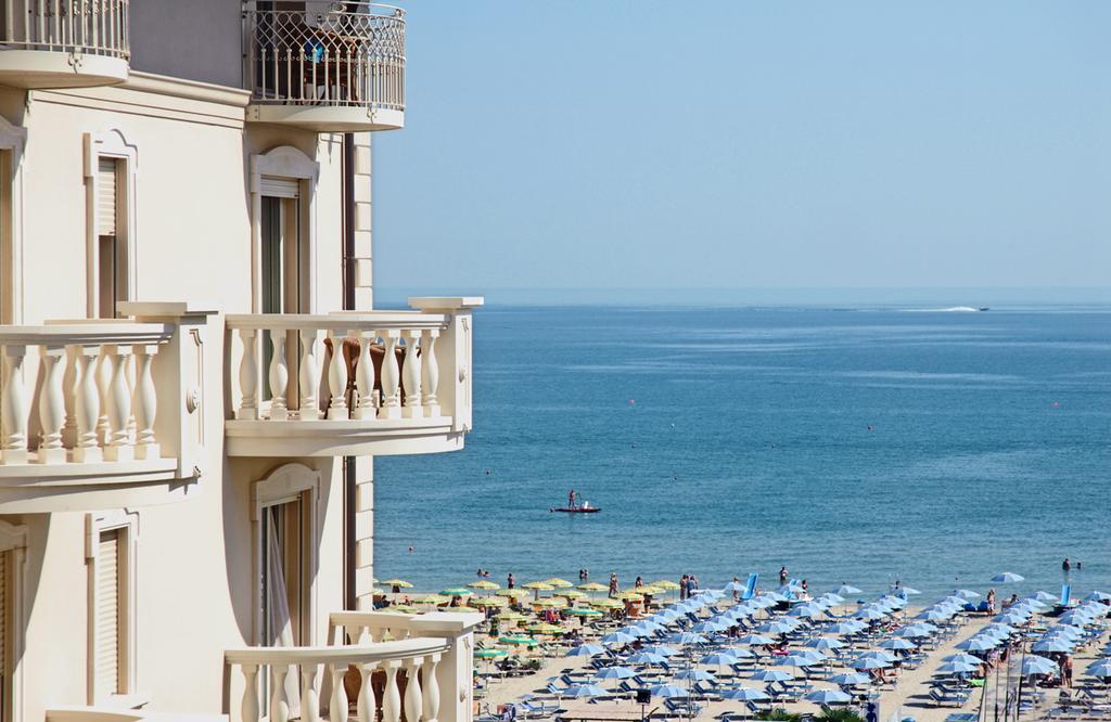 Palace Hotel ميلانو ماريتيما المظهر الخارجي الصورة