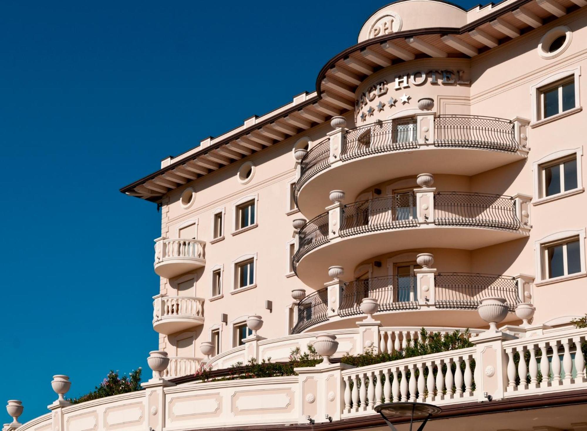 Palace Hotel ميلانو ماريتيما المظهر الخارجي الصورة
